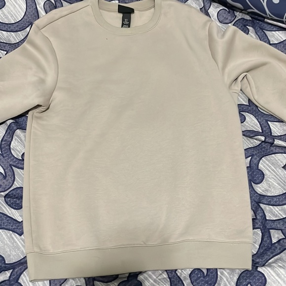 Sized small sweatshirt colour - cream from H&M - Picture 2 of 2